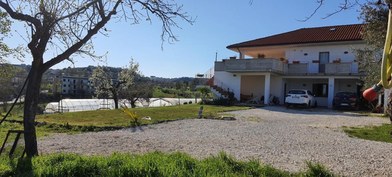 Casa Vacanze Cerreto 3 Miglianico Exterior photo